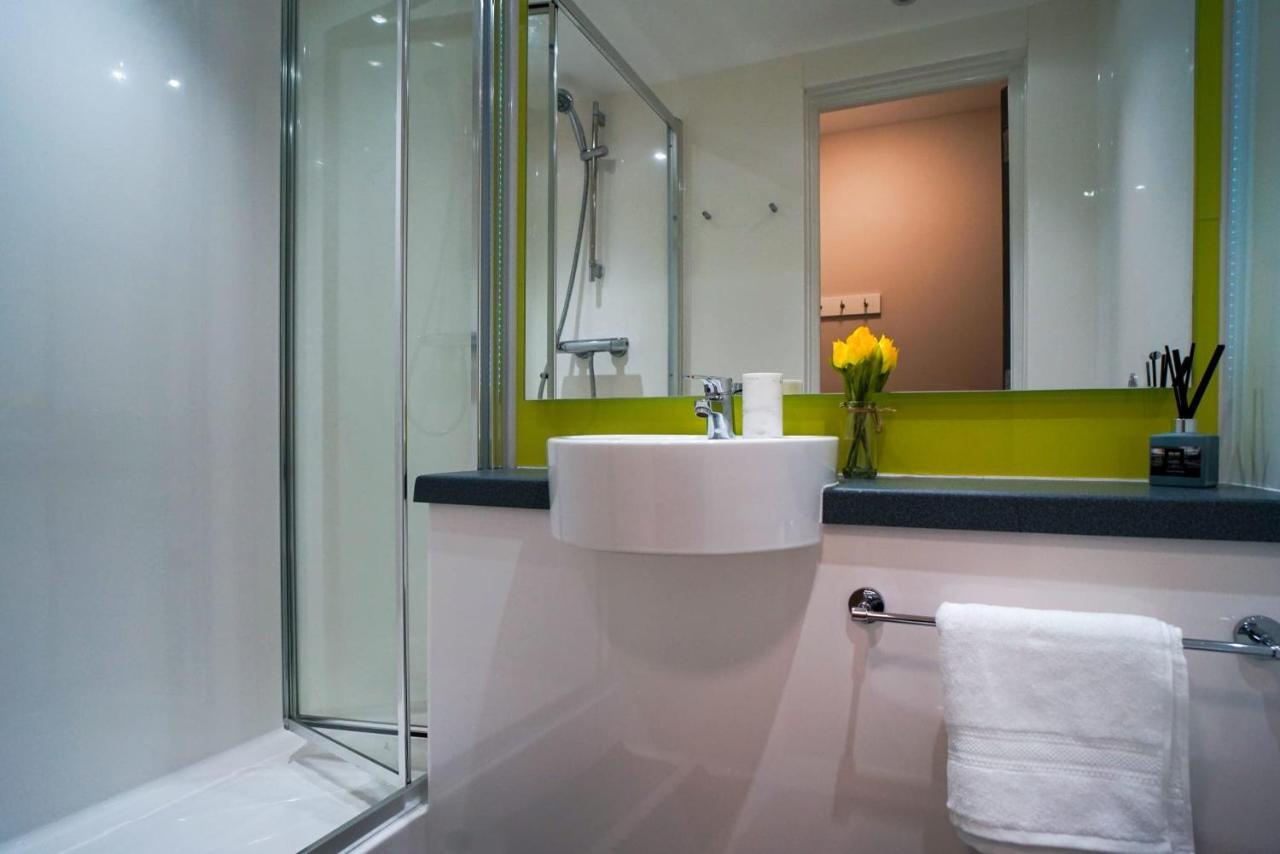 1 Bedroom Apartments, Studios And Ensuite Bedrooms With Shared Kitchen At Centro House In Stirling Exterior foto